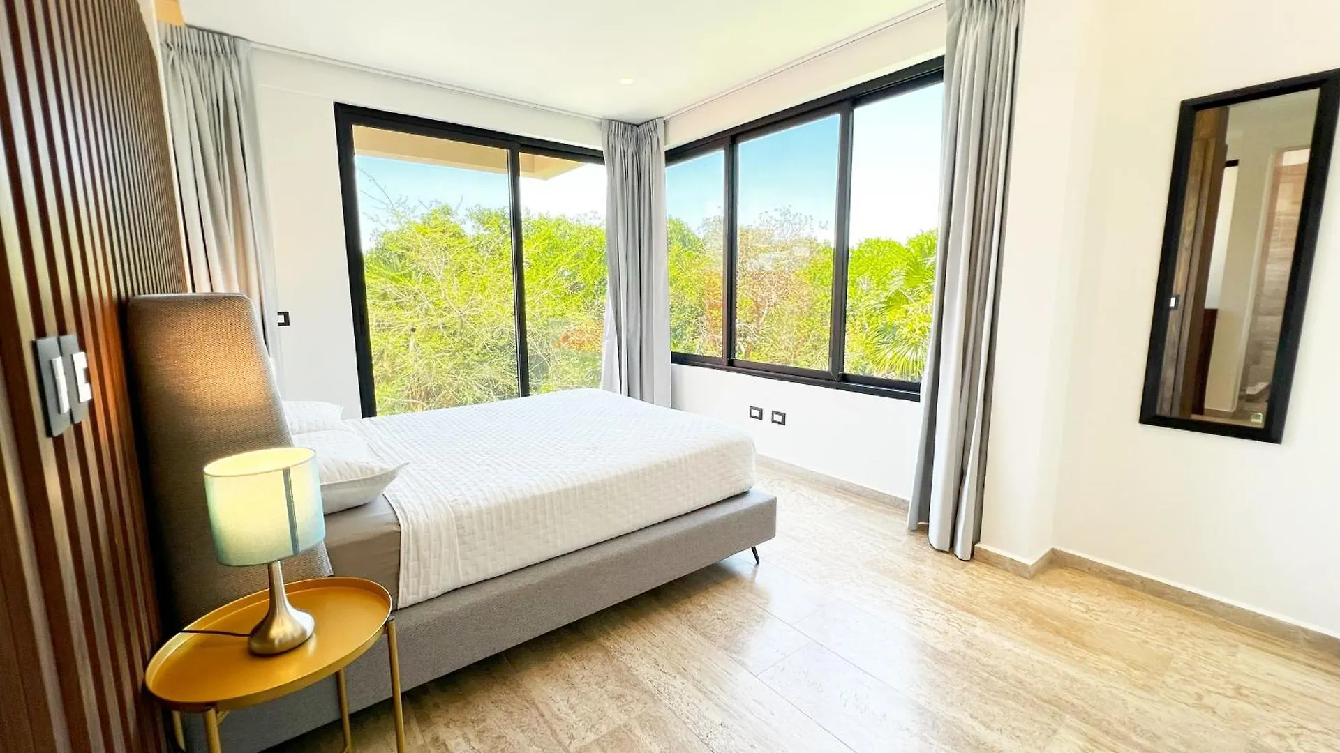 Modern Apartment With Private Terrace And Golf Course View, Free Parking In 普托阿范特拉斯